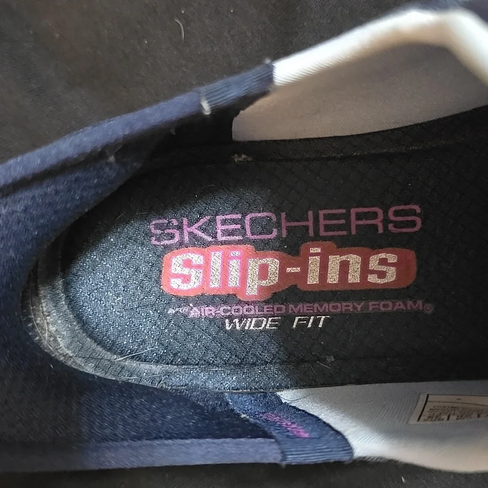 Skechers Summits Slip Ins.    9  WIDE FIT - Picture 2 of 4